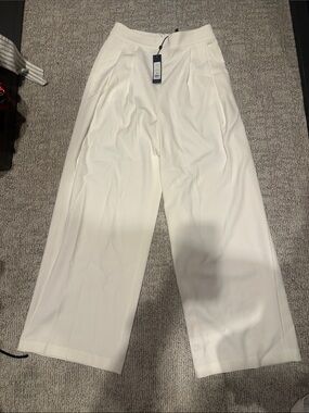 BCBG MaxAzria wide leg  white medium dress pants